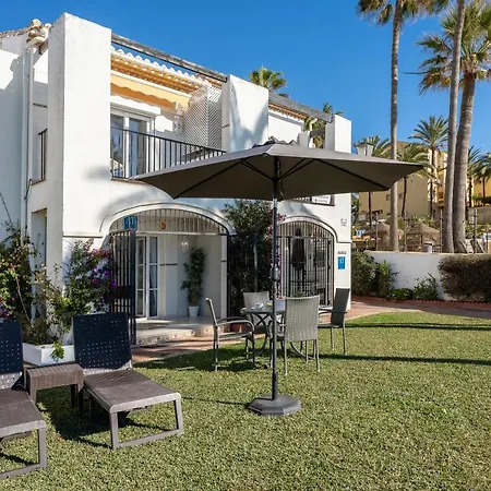Sea Front House Macarena C * Sitio de Calahonda