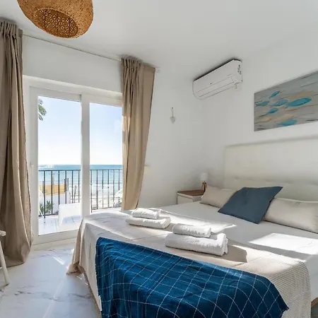 Sea Front House Macarena C * Sitio de Calahonda