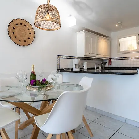 בית נופש Sea Front House Macarena C *