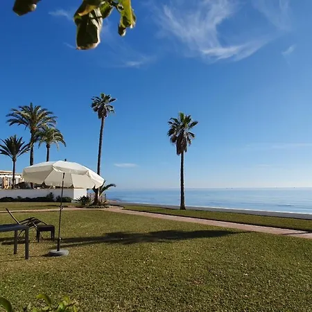 Sea Front House Macarena C בית נופש *
